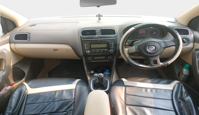 2011 Volkswagen Vento HIGHLINE 1.6 MPI, Petrol, Manual, 34,119 km, interior