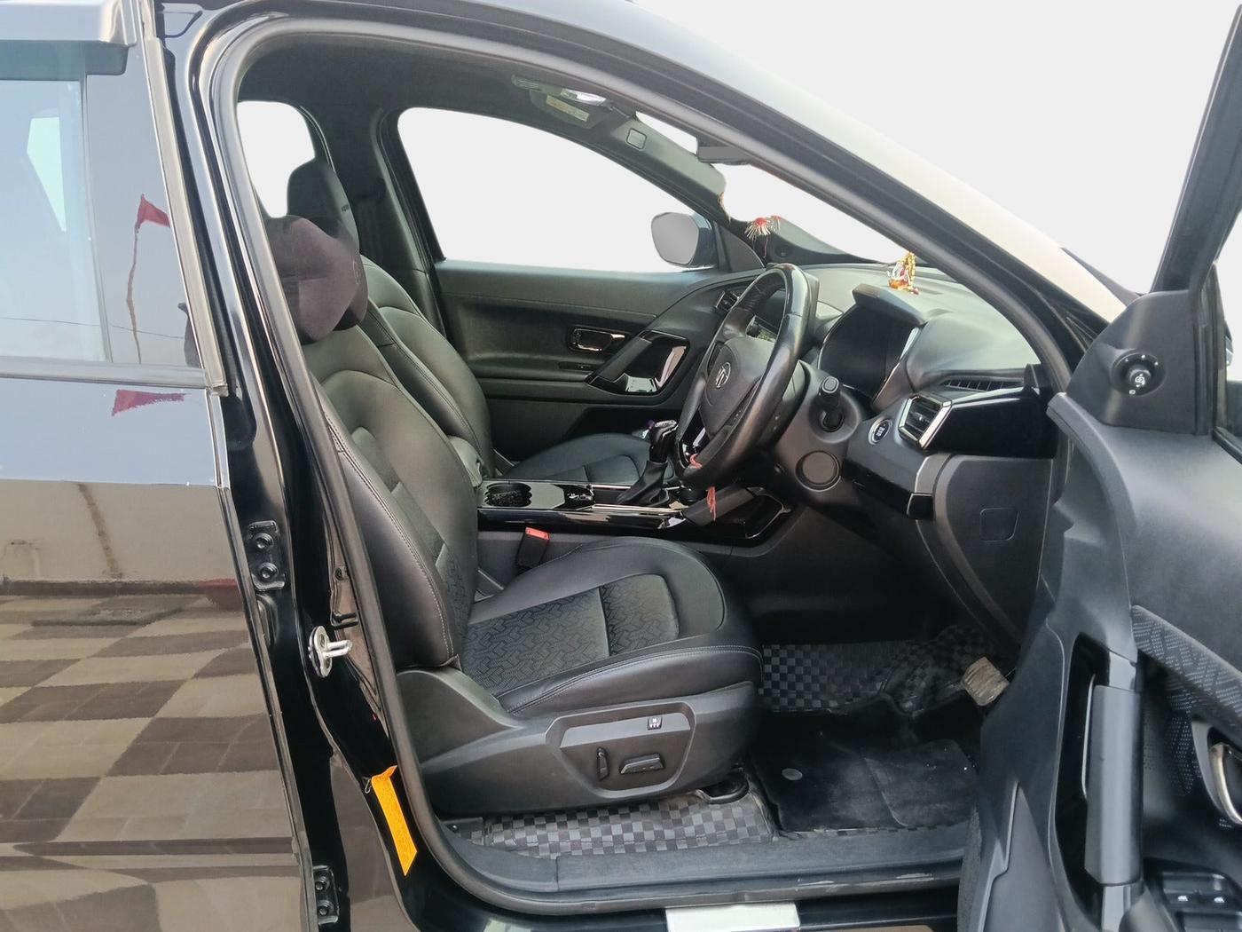 2022 Tata Safari XZA PLUS DARK EDITION, Diesel, Automatic, 73,930 km, interior