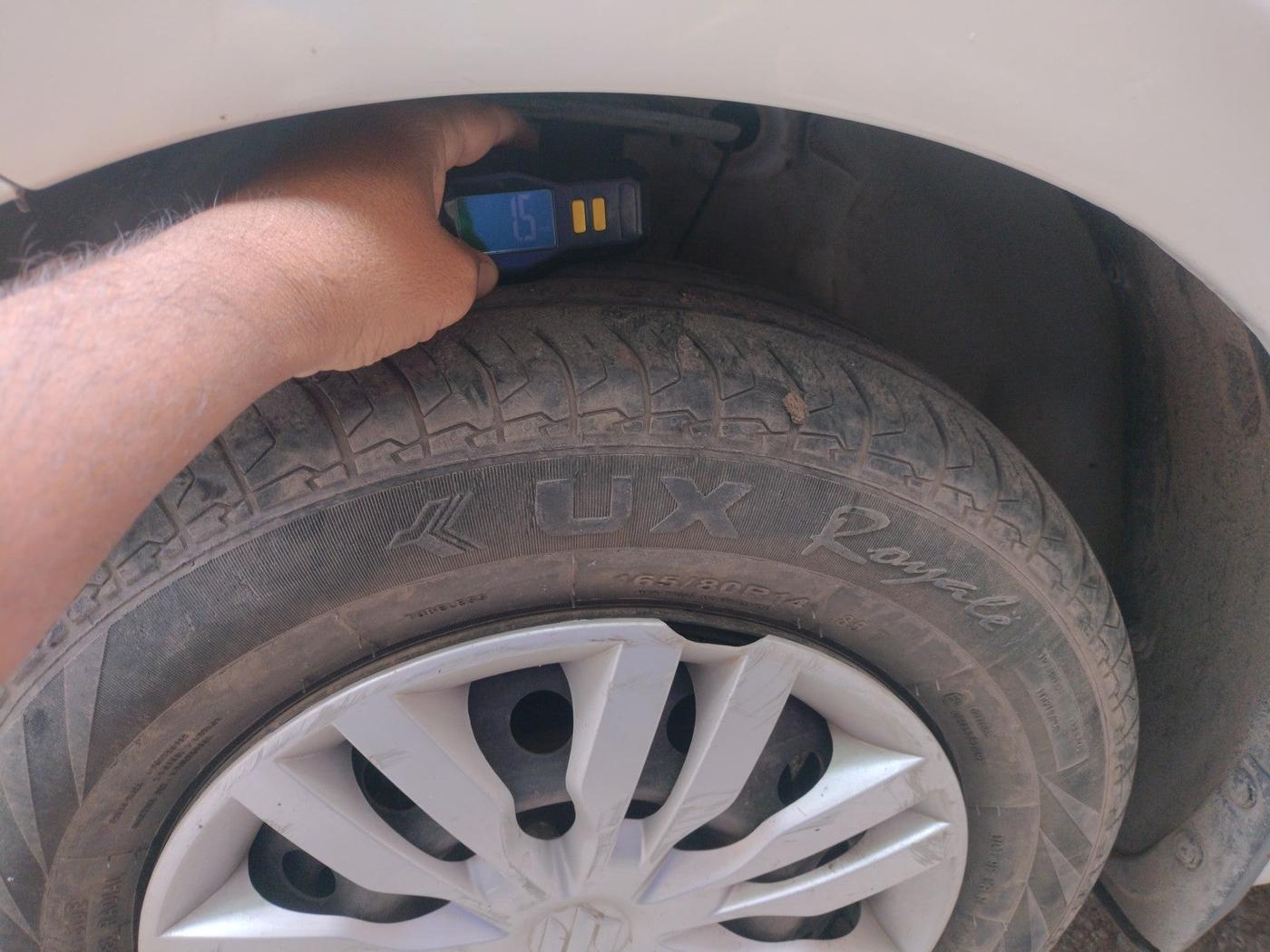 2021 Maruti Dzire VXI, Petrol, Manual, 75,689 km, tyre