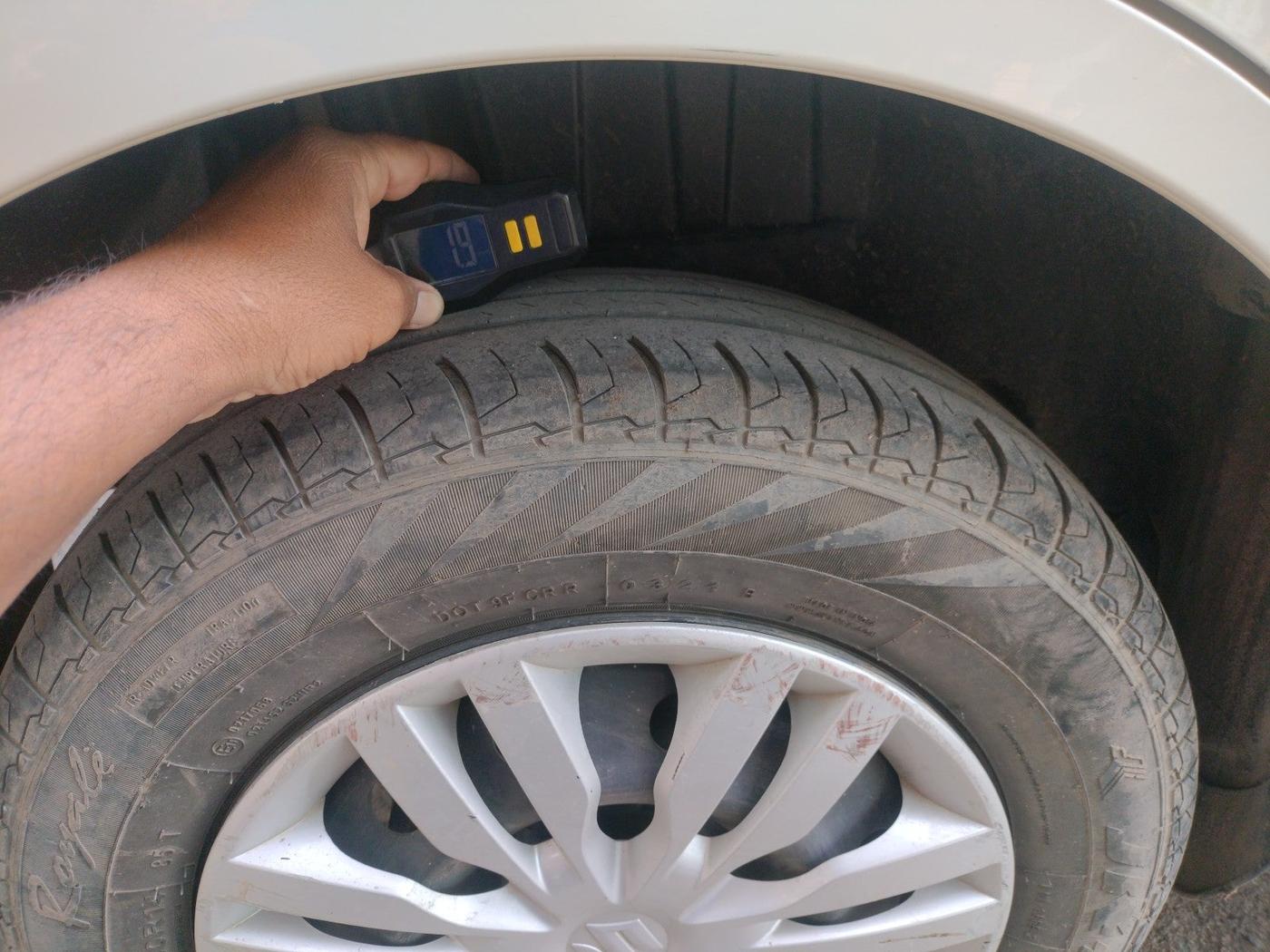 2021 Maruti Dzire VXI, Petrol, Manual, 75,689 km, tyre