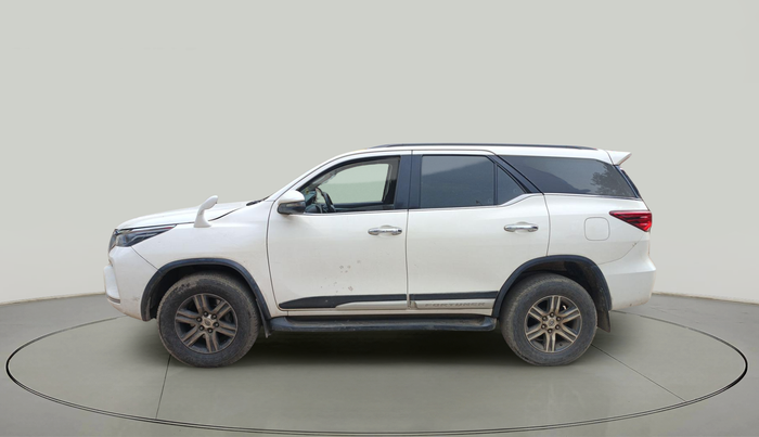 2018 Toyota Fortuner 2.8 4X2 AT, Diesel, Automatic, 1,80,741 km, exterior