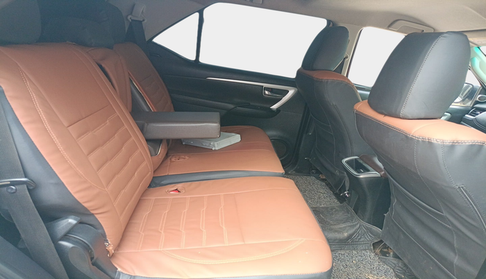 2018 Toyota Fortuner 2.8 4X2 AT, Diesel, Automatic, 1,80,741 km, interior