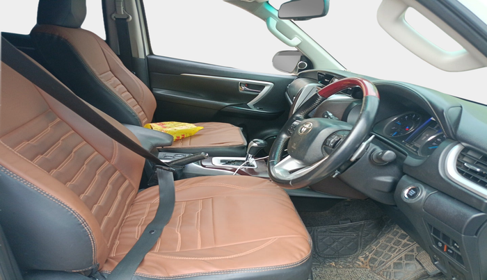 2018 Toyota Fortuner 2.8 4X2 AT, Diesel, Automatic, 1,80,741 km, interior