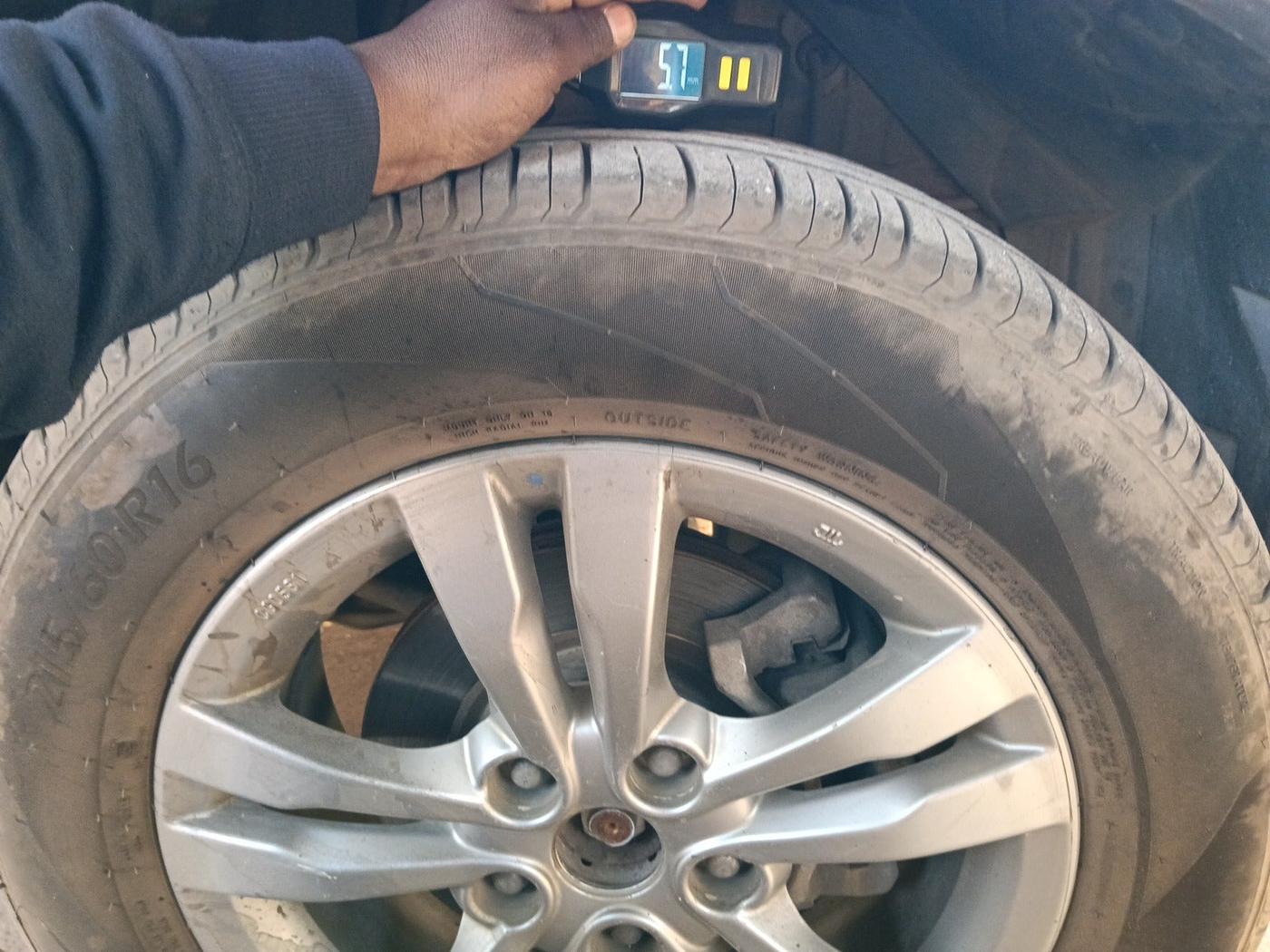 2017 Maruti Vitara Brezza ZDI, Diesel, Manual, 64,844 km, tyre