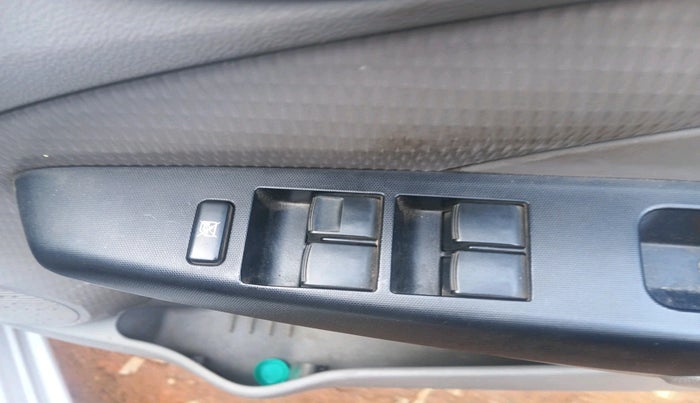 2011 Toyota Etios G, Petrol, Manual, 85,229 km, interior