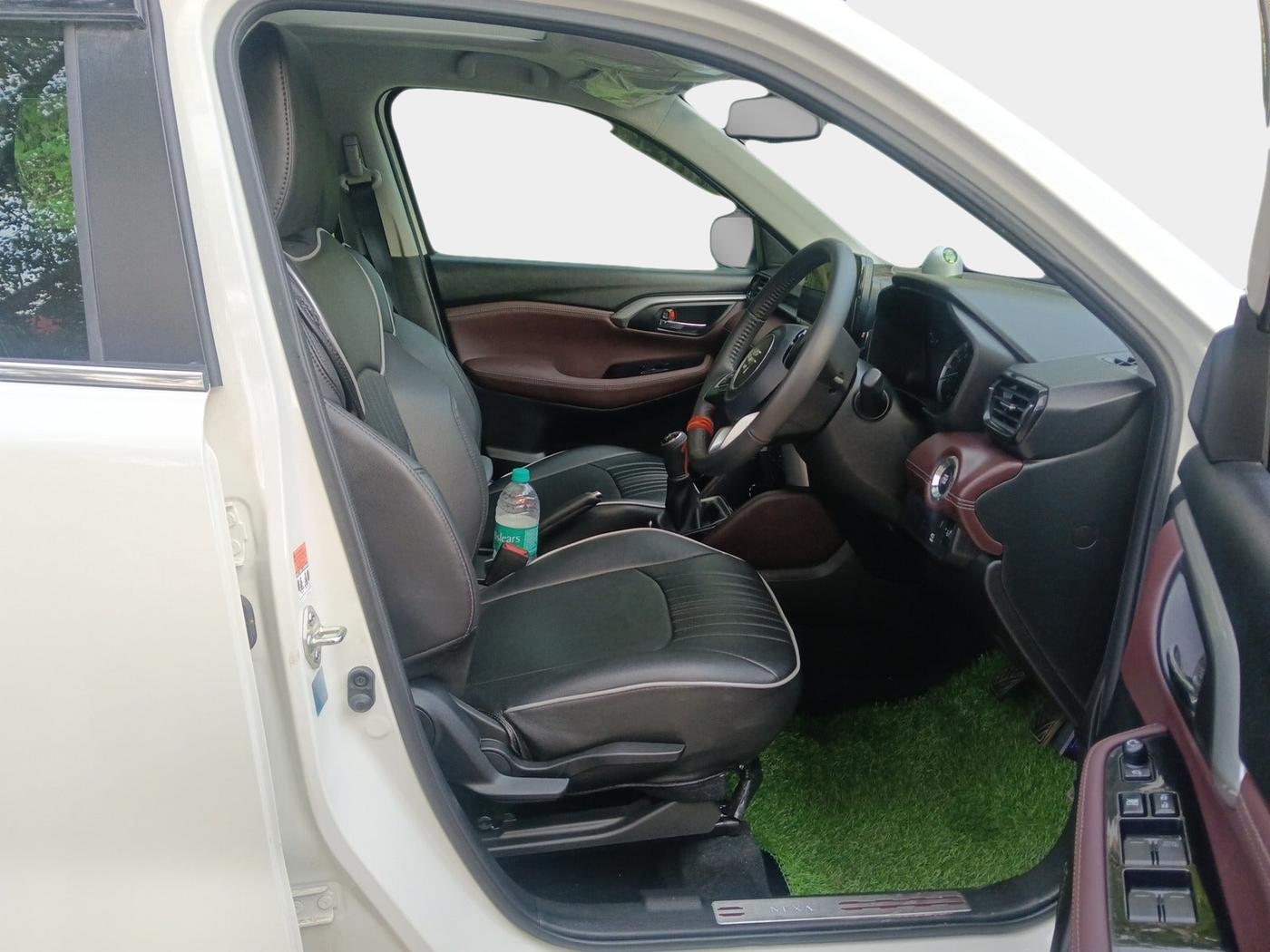 2025 Maruti Grand Vitara ALPHA SMART HYBRID, Petrol, Manual, 4,726 km, interior