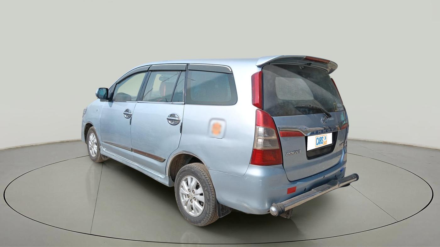 2011 Toyota Innova V 2.5 8 STR, Diesel, Manual, 1,66,675 km, exterior