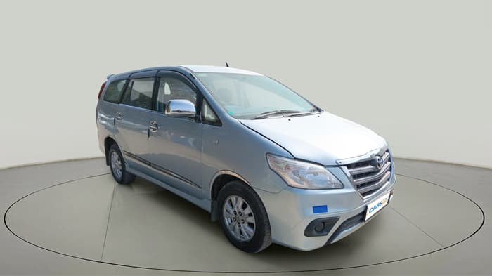 2011 Toyota Innova V 2.5 8 STR, Diesel, Manual, 1,66,675 km, exterior
