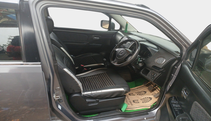 2016 Maruti Wagon R Stingray VXI, Petrol, Manual, 86,982 km, interior