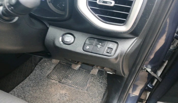 2019 Hyundai VENUE SX (O) 1.5 CRDI, Diesel, Manual, 2,10,772 km, interior