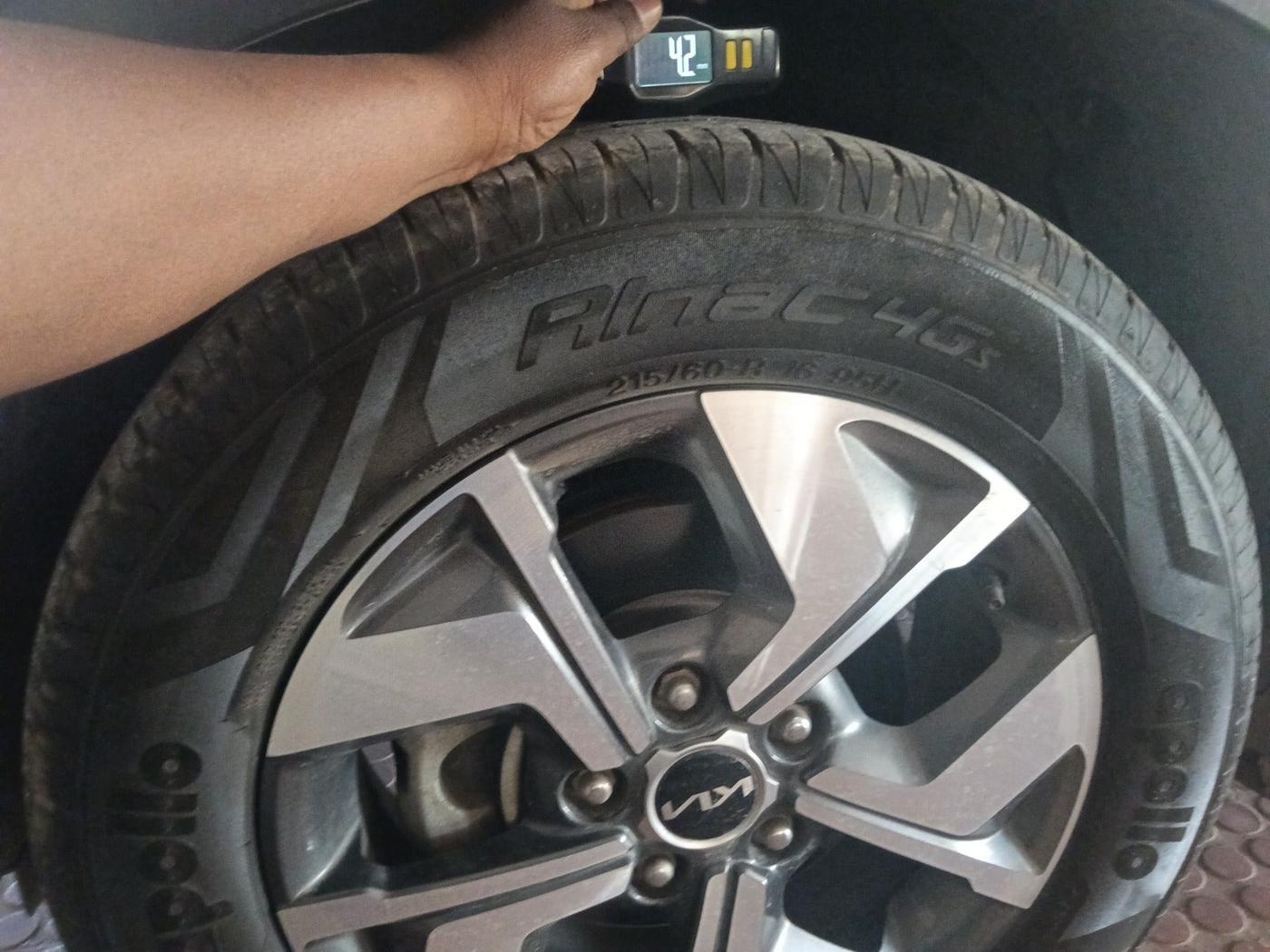 2021 KIA SONET HTX 1.5, Diesel, Manual, 27,893 km, tyre