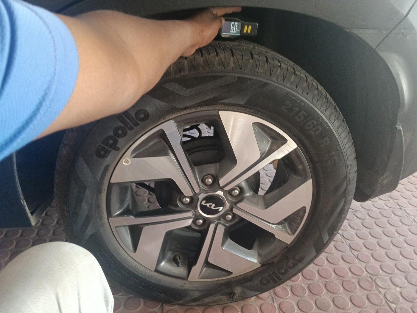 2021 KIA SONET HTX 1.5, Diesel, Manual, 27,893 km, tyre