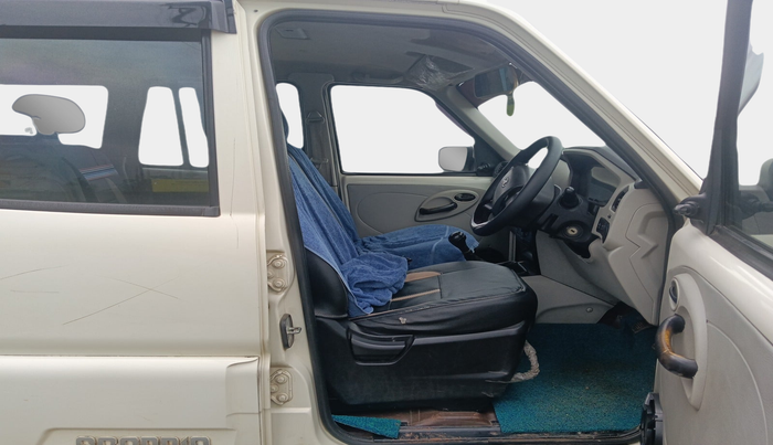 2016 Mahindra Scorpio S2, Diesel, Manual, 80,802 km, interior