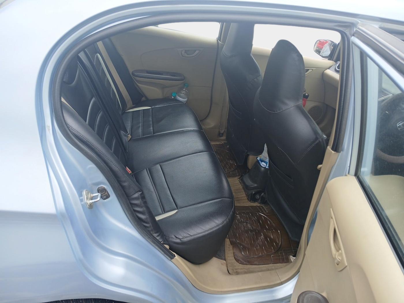 2013 Honda Amaze 1.5L I-DTEC S, Diesel, Manual, 1,95,625 km, interior