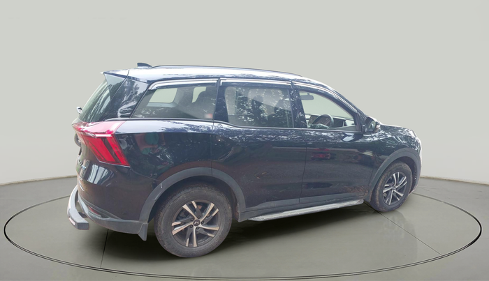 2023 Mahindra XUV700 AX 5 D MT 7 STR, Diesel, Manual, 25,632 km, exterior