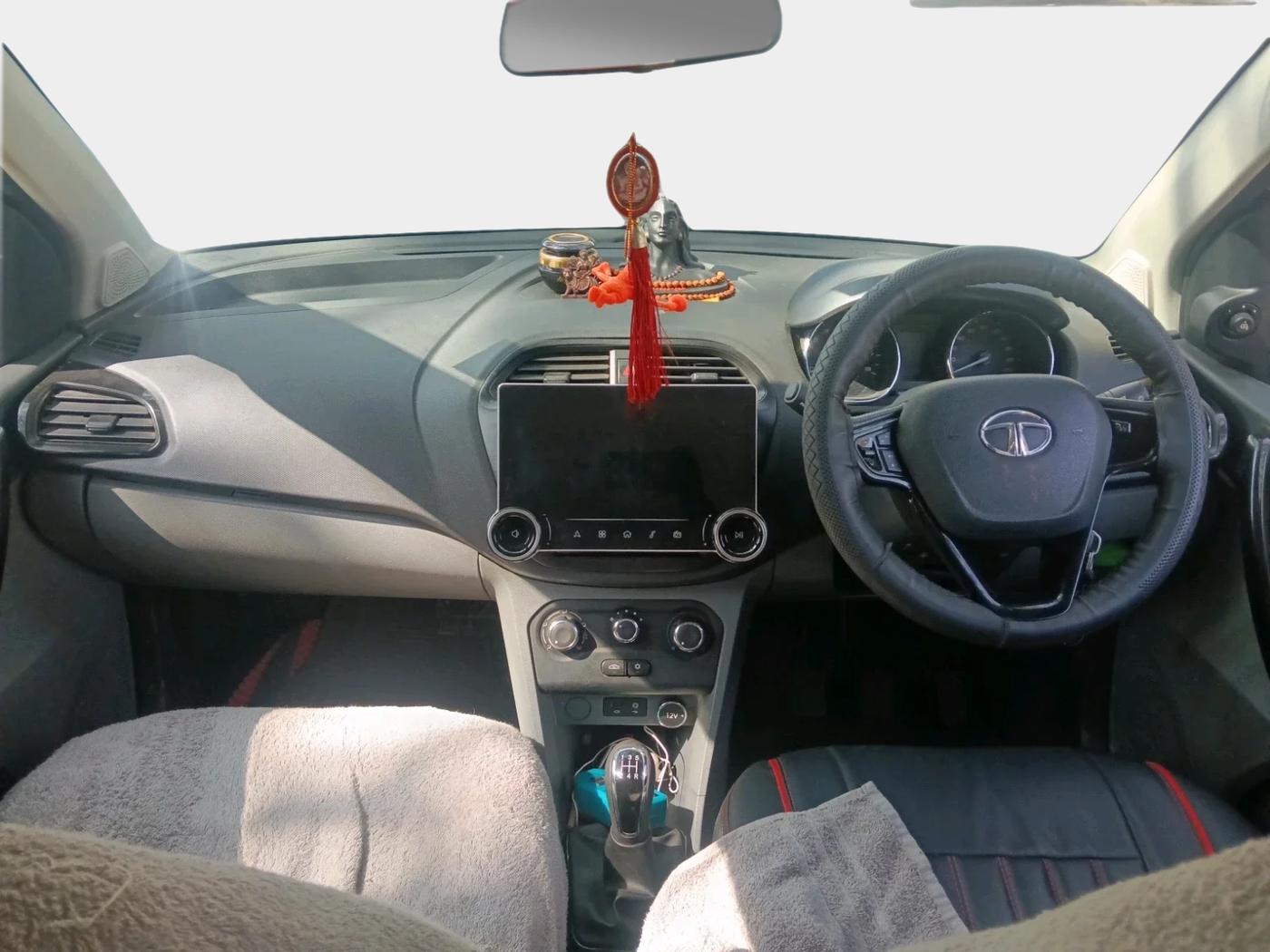 2018 Tata TIGOR XT PETROL, Petrol, Manual, 40,846 km, interior
