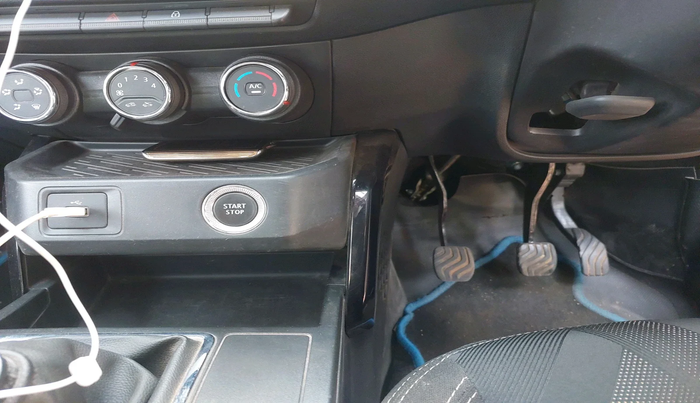 2021 Renault Kiger RXT MT, Petrol, Manual, 32,688 km, interior