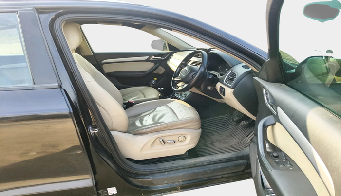 2015 Audi Q3 2.0 TDI PREMIUM, Diesel, Automatic, 96,716 km, interior