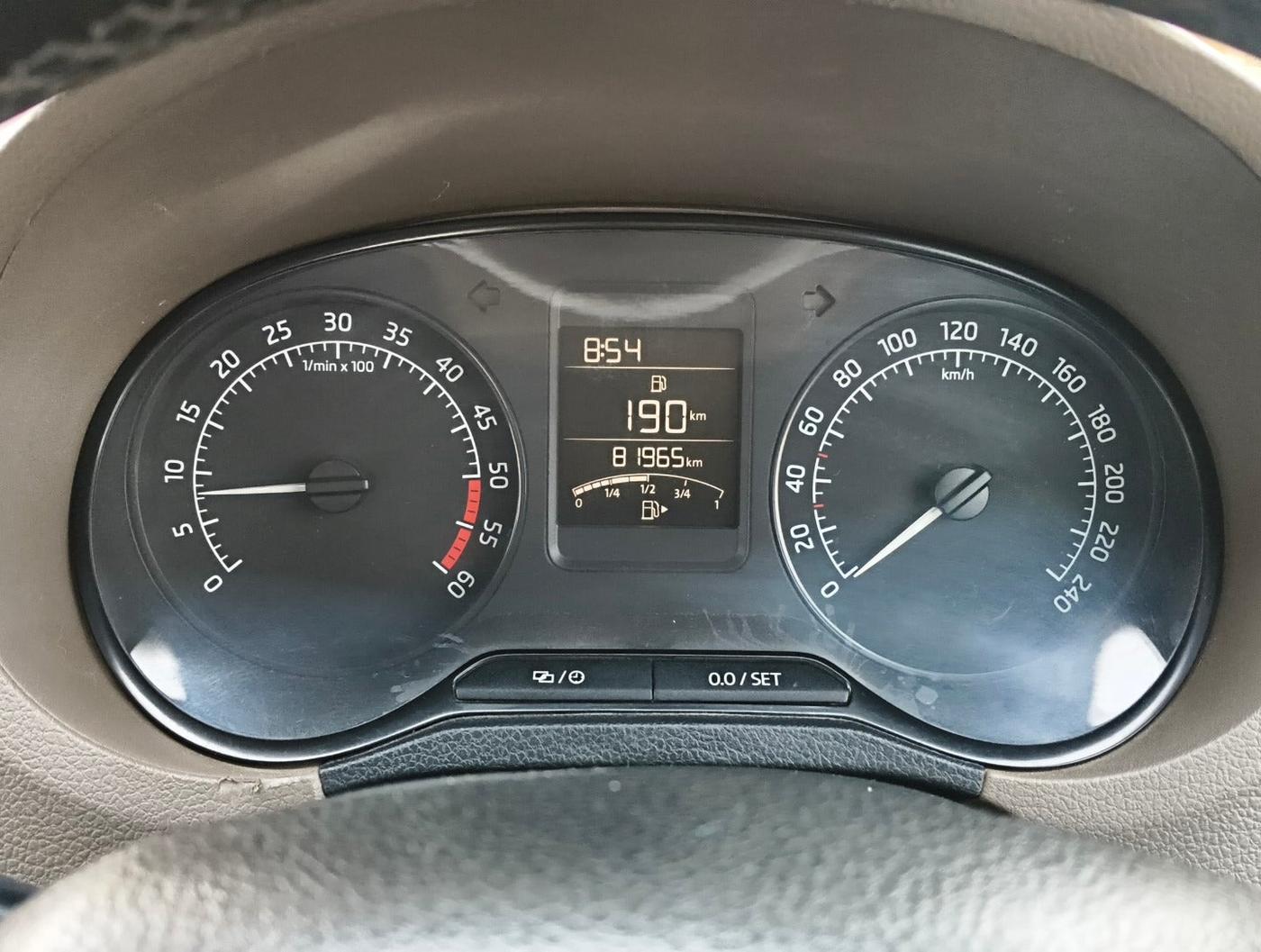 2014 Skoda Rapid ELEGANCE 1.6 TDI CR MT, Diesel, Manual, 81,965 km, interior