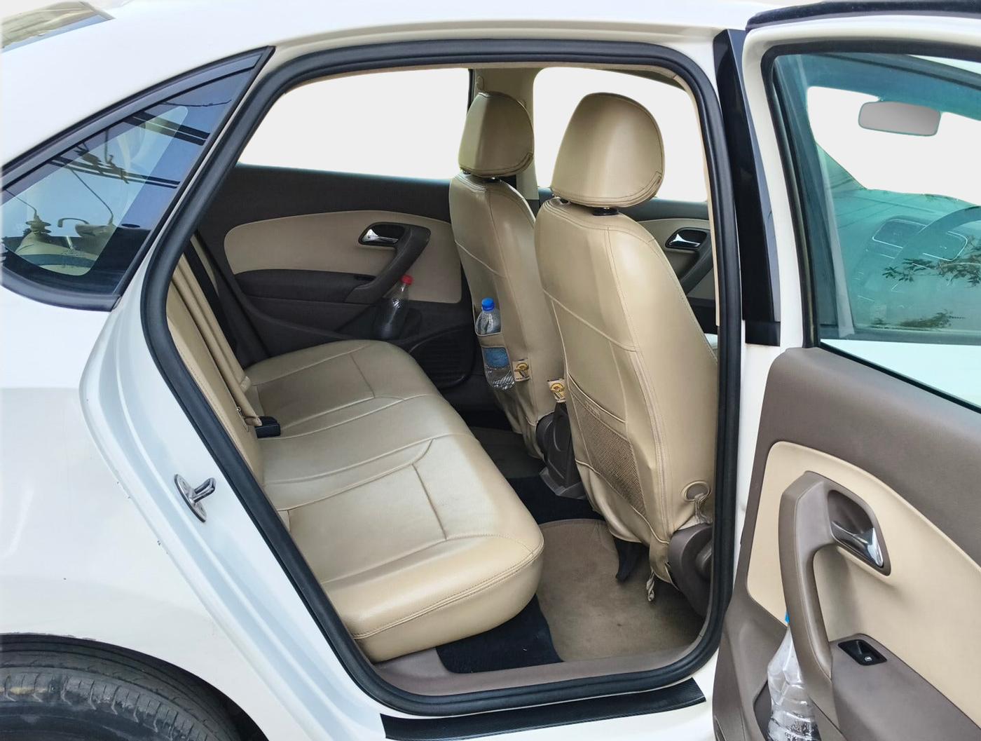 2014 Skoda Rapid ELEGANCE 1.6 TDI CR MT, Diesel, Manual, 81,965 km, interior