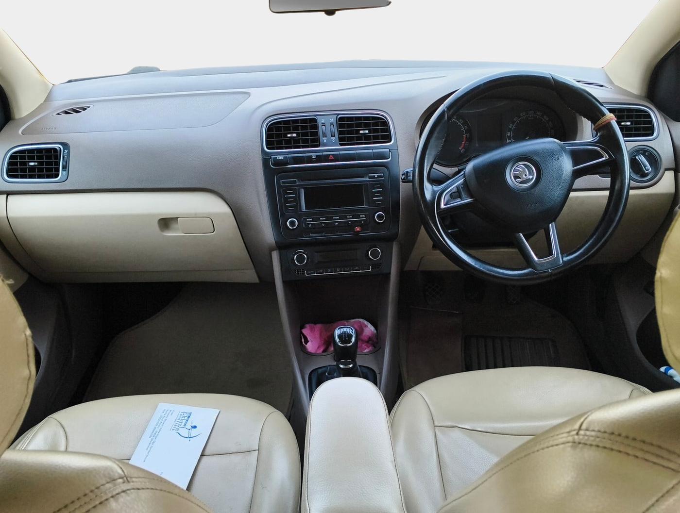 2014 Skoda Rapid ELEGANCE 1.6 TDI CR MT, Diesel, Manual, 81,965 km, interior