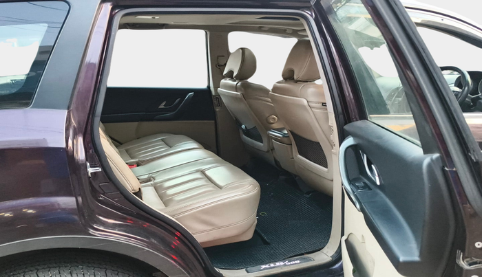 2018 Mahindra XUV500 W10 AT, Diesel, Automatic, 72,869 km, interior