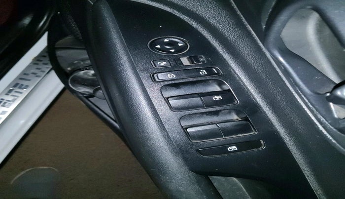 2021 Hyundai NEW I20 SPORTZ 1.2 MT, Petrol, Manual, 28,224 km, interior