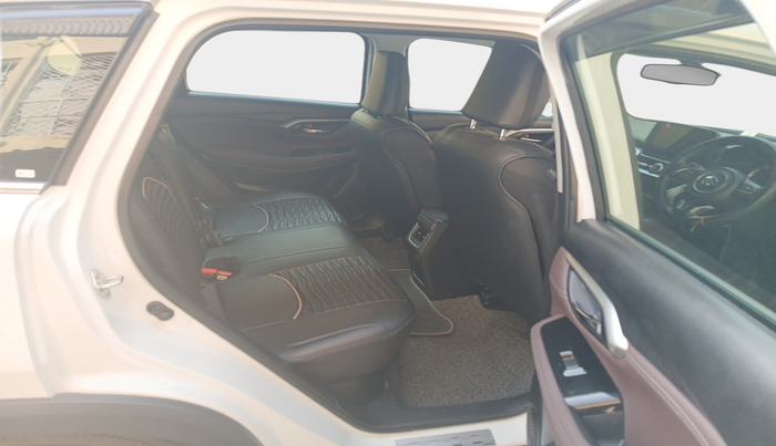 2023 Maruti Grand Vitara ZETA SMART HYBRID, Petrol, Manual, 20,429 km, interior