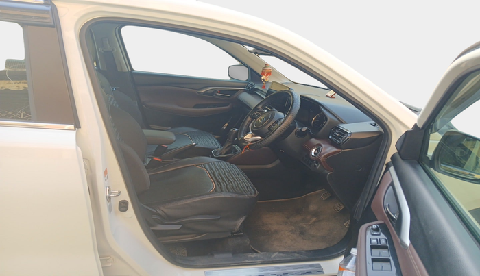 2023 Maruti Grand Vitara ZETA SMART HYBRID, Petrol, Manual, 20,429 km, interior