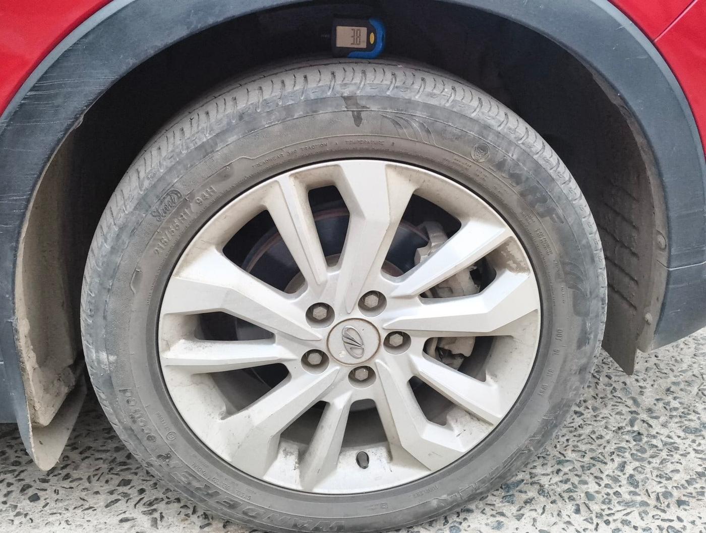 2019 Mahindra XUV300 W8 1.5 DIESEL, Diesel, Manual, 28,430 km, tyre