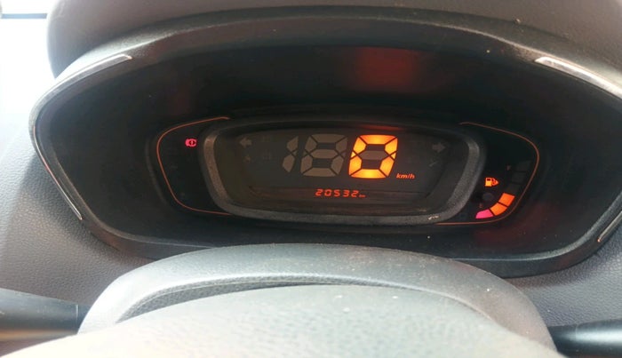 2016 Renault Kwid RXT 1.0, Petrol, Manual, 20,532 km, interior