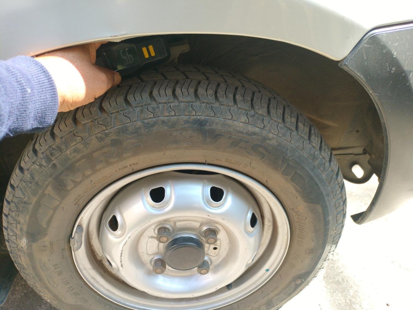 2010 Maruti Alto LXI, Petrol, Manual, 28,437 km, tyre