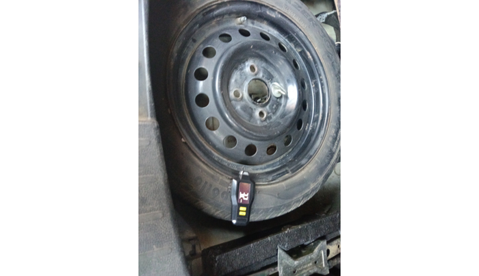 2015 Maruti Wagon R 1.0 VXI, Petrol, Manual, 39,496 km, tyre