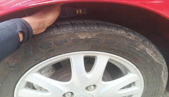 2012 Honda Brio V MT, Petrol, Manual, 55,445 km, tyre