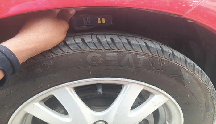 2012 Honda Brio V MT, Petrol, Manual, 55,445 km, tyre