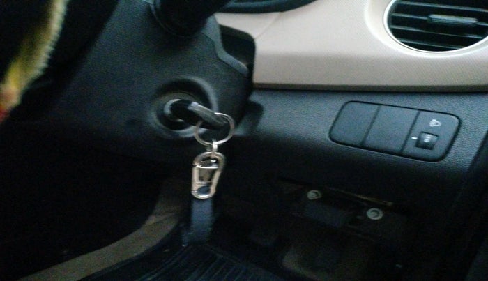 2019 Hyundai Xcent S 1.2, Petrol, Manual, 1,00,573 km, interior