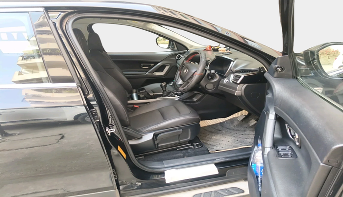 2020 Tata Harrier XZ 2.0L, Diesel, Manual, 53,598 km, interior