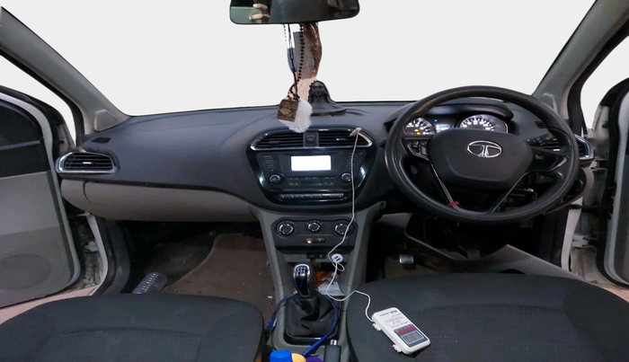2018 Tata Tiago XZ PETROL, Petrol, Manual, 42,884 km, interior