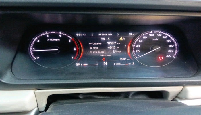 2023 Mahindra XUV700 MX D MT 5 STR, Diesel, Manual, 51,317 km, interior