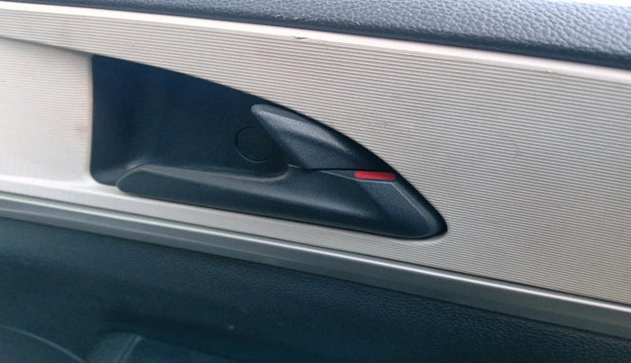 2023 Mahindra XUV700 MX D MT 5 STR, Diesel, Manual, 51,317 km, interior