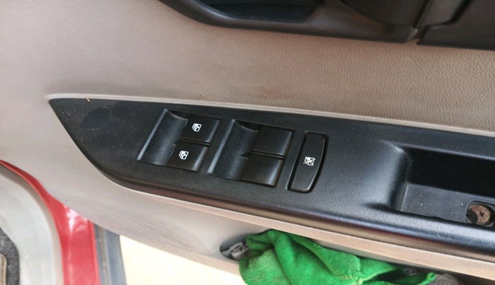 2017 Mahindra Kuv100 K4 6 STR, Petrol, Manual, 59,241 km, interior