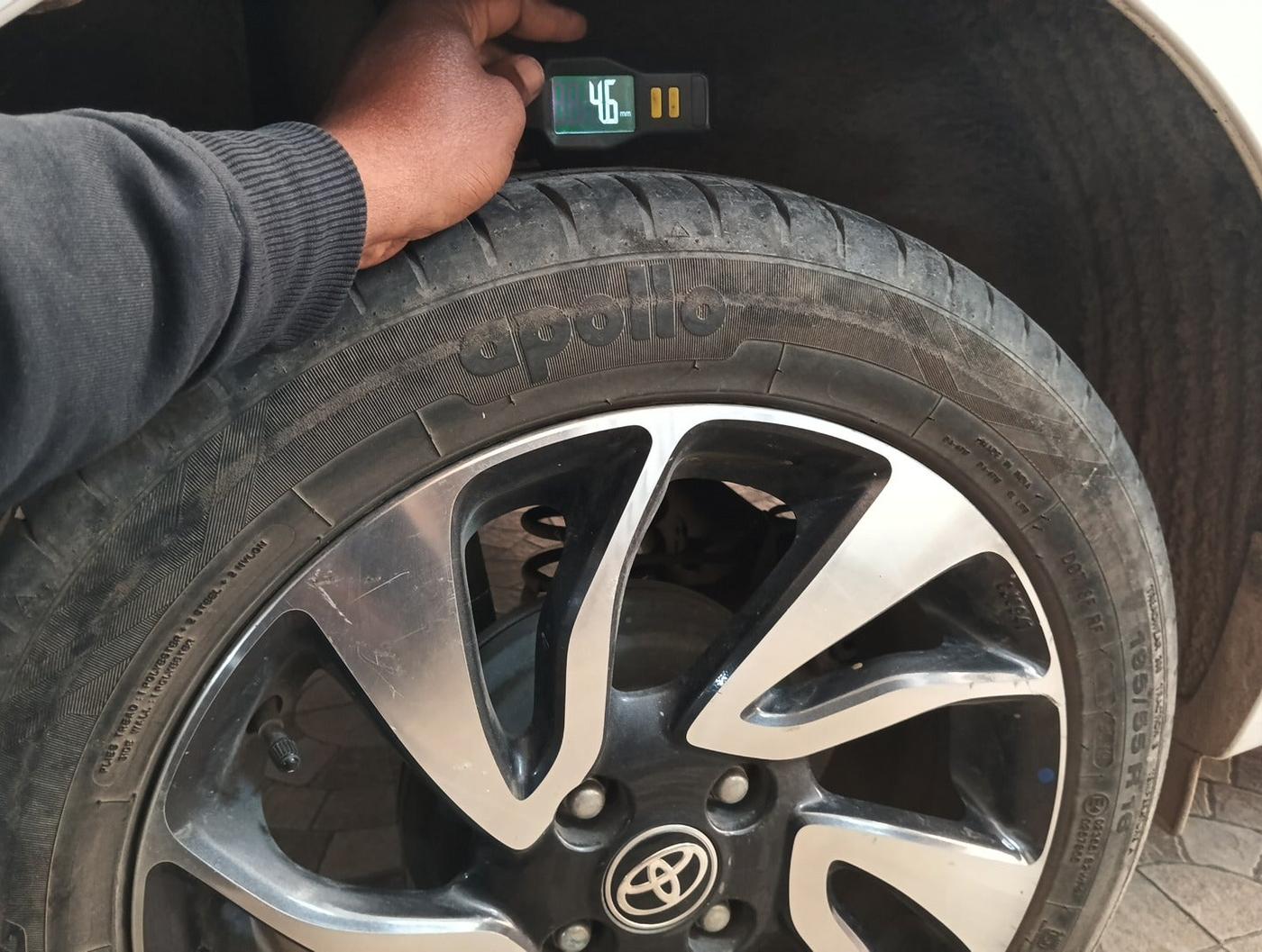 2019 Toyota Glanza V, Petrol, Manual, 39,743 km, tyre