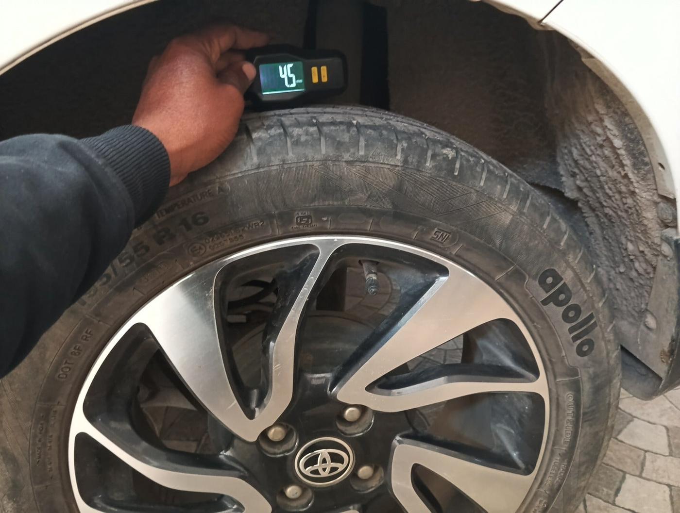 2019 Toyota Glanza V, Petrol, Manual, 39,743 km, tyre