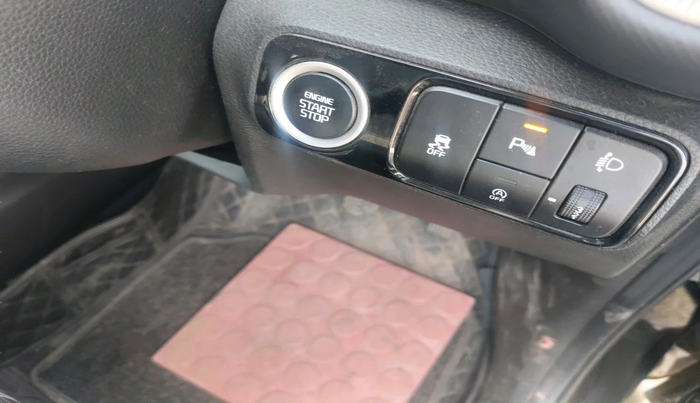 2024 KIA SONET HTK PLUS 1.0 TURBO PETROL IMT, Petrol, Manual, 21,659 km, interior