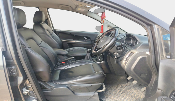 2017 Tata Hexa XM 4X2 7 STR, Diesel, Manual, 71,422 km, interior