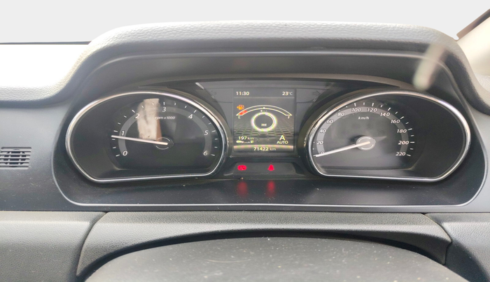 2017 Tata Hexa XM 4X2 7 STR, Diesel, Manual, 71,422 km, interior