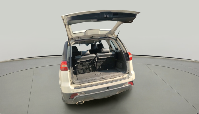 2017 Tata Hexa XE 4X2 7 STR, Diesel, Manual, 1,11,024 km, exterior