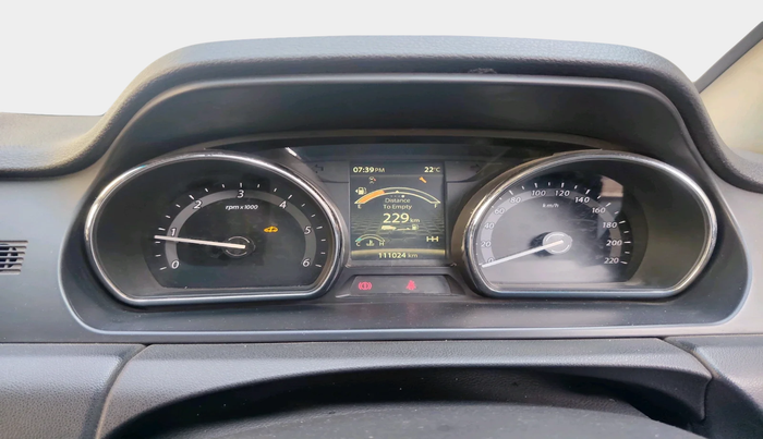 2017 Tata Hexa XE 4X2 7 STR, Diesel, Manual, 1,11,024 km, interior