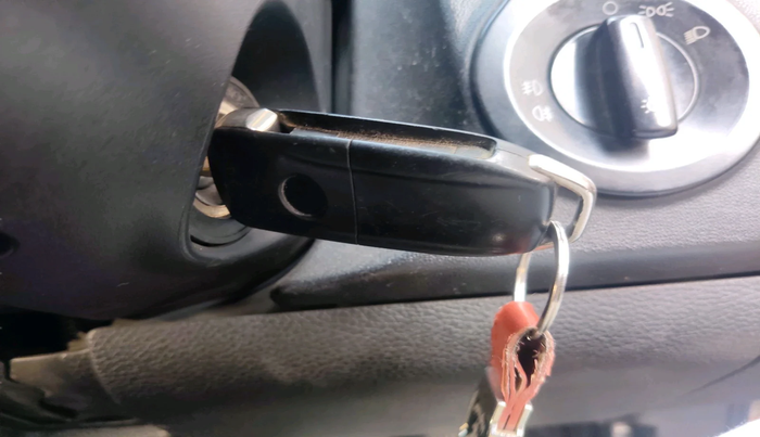 2017 Tata Hexa XE 4X2 7 STR, Diesel, Manual, 1,11,024 km, interior