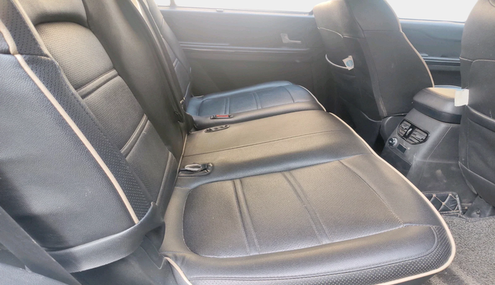 2017 Tata Hexa XE 4X2 7 STR, Diesel, Manual, 1,11,024 km, interior